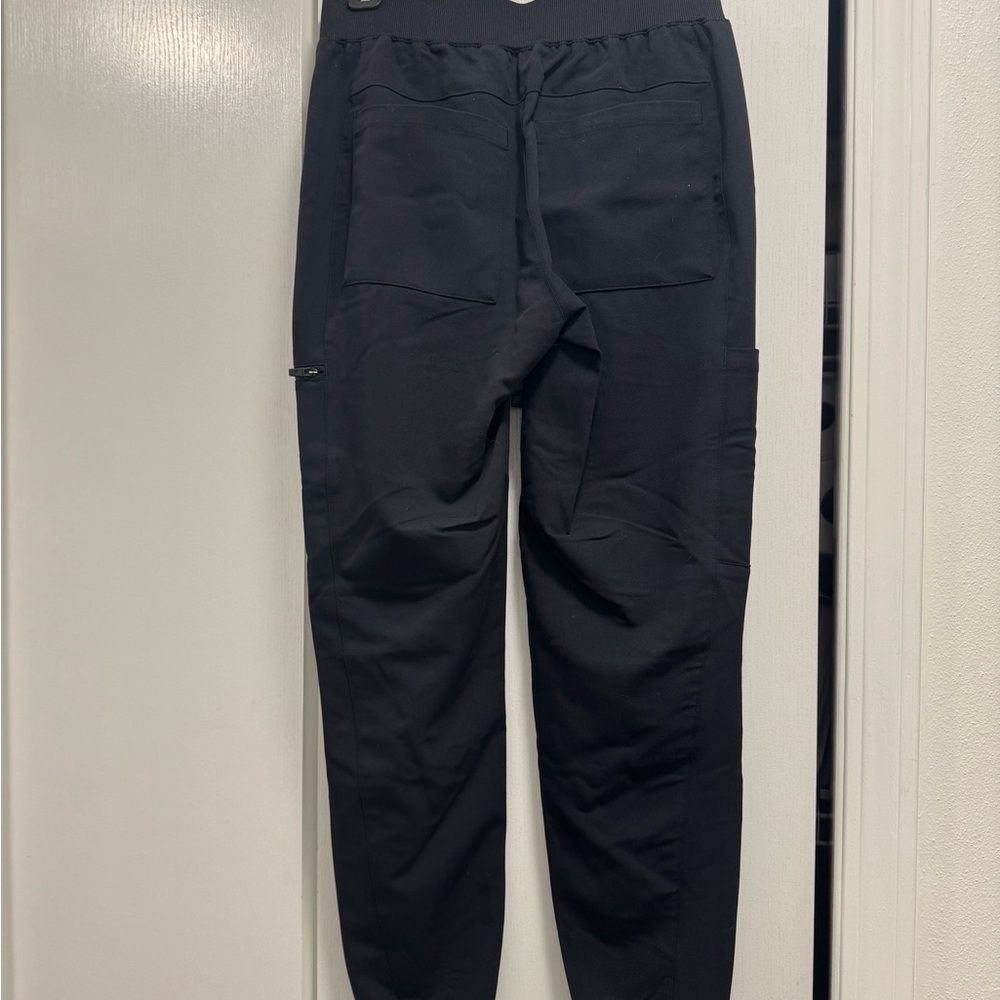 Fabletics Women's Black Cargo Pants - Picture 3 of 5